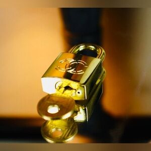 “Host Pick” CHANEL VTG Authentic Padlock & Key Set Rare